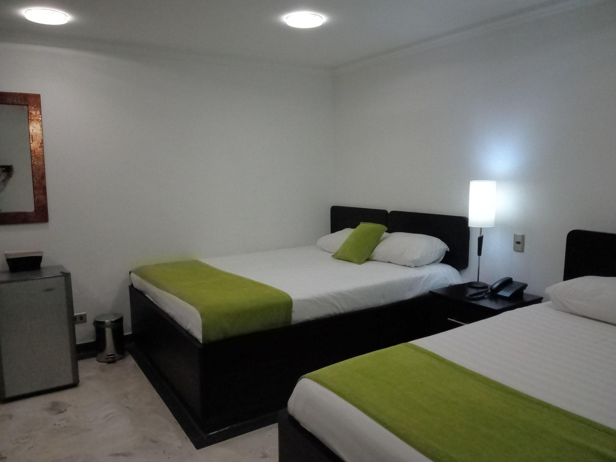 Hotel Calasanz Real ميديلين المظهر الخارجي الصورة