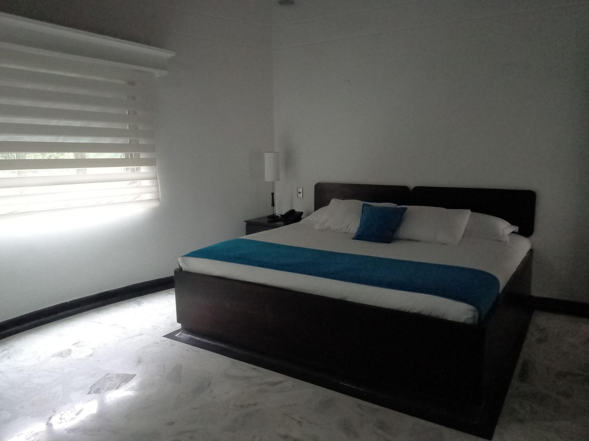 Hotel Calasanz Real ميديلين المظهر الخارجي الصورة