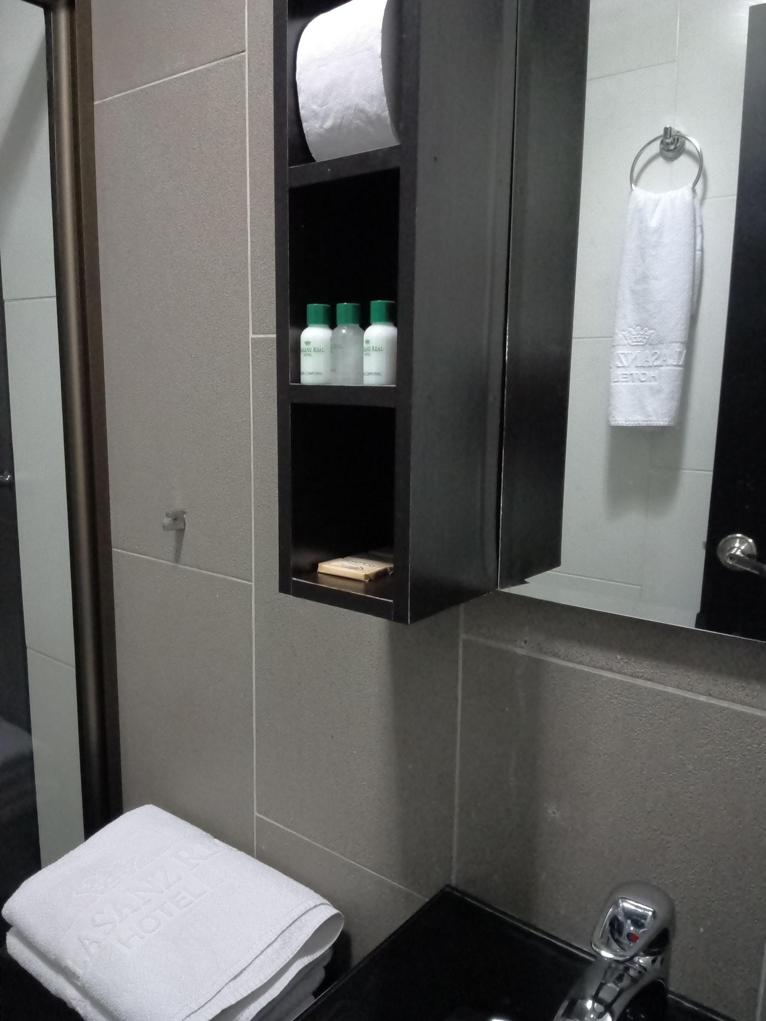 Hotel Calasanz Real ميديلين المظهر الخارجي الصورة