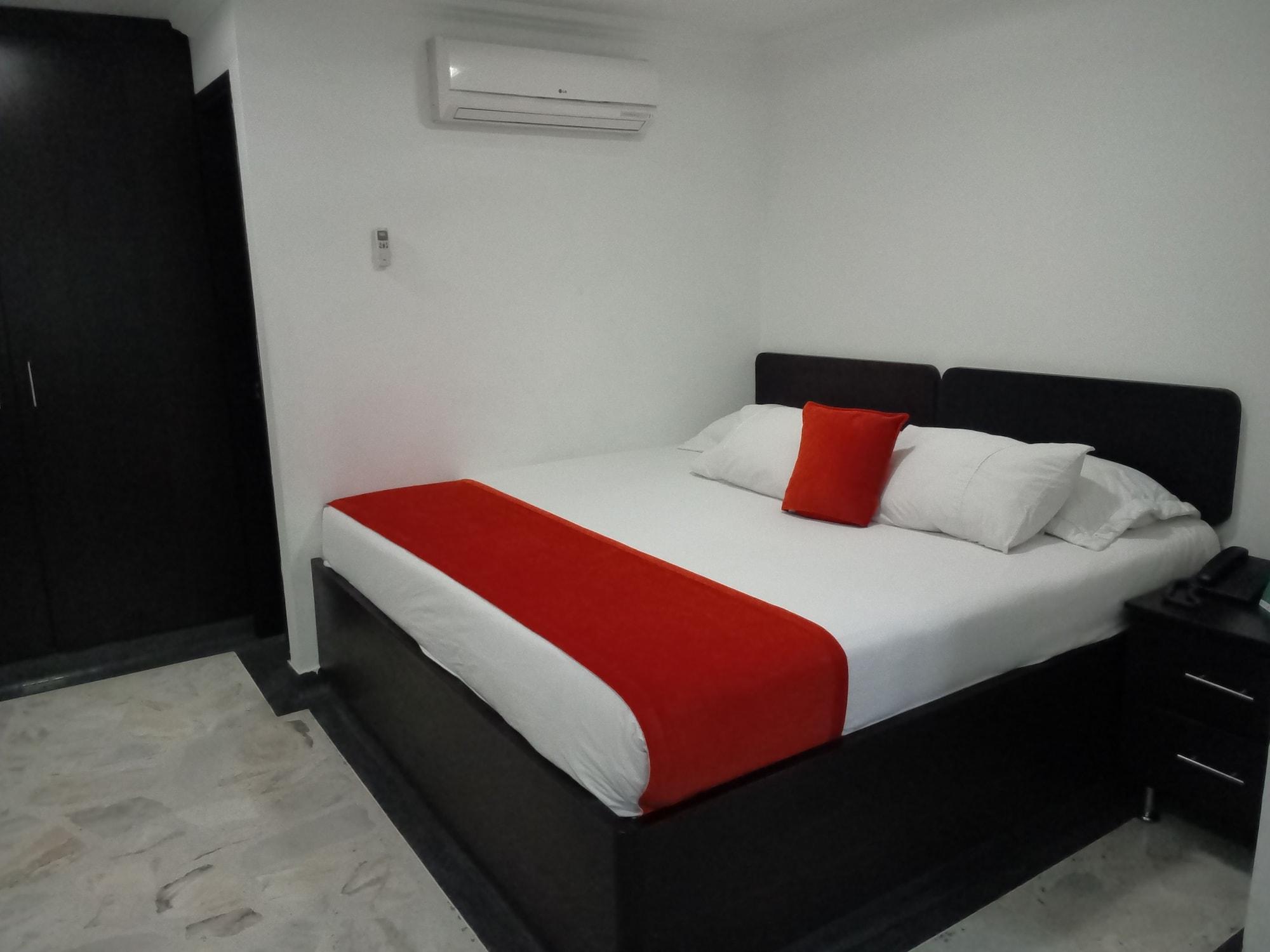Hotel Calasanz Real ميديلين المظهر الخارجي الصورة