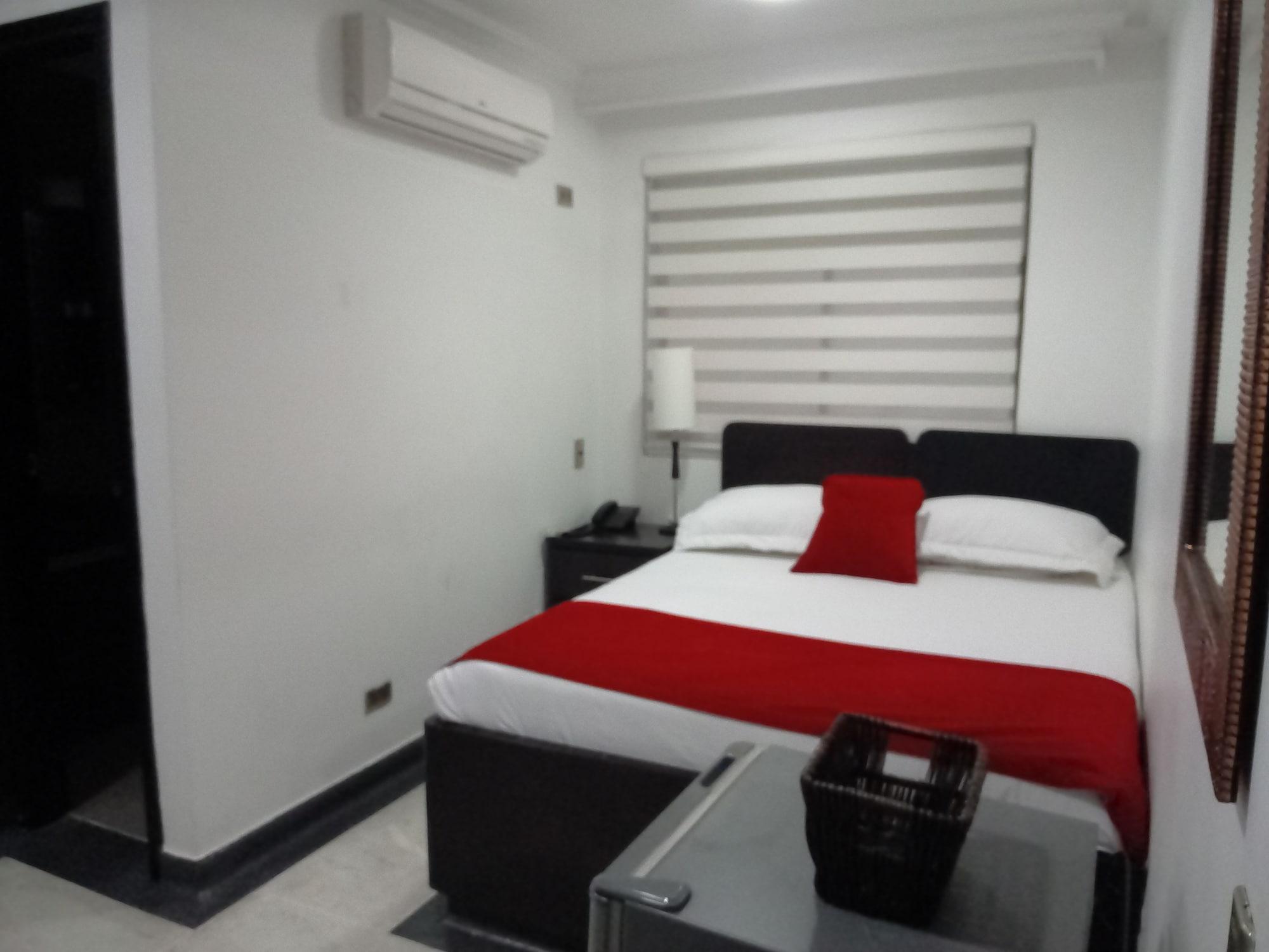 Hotel Calasanz Real ميديلين المظهر الخارجي الصورة