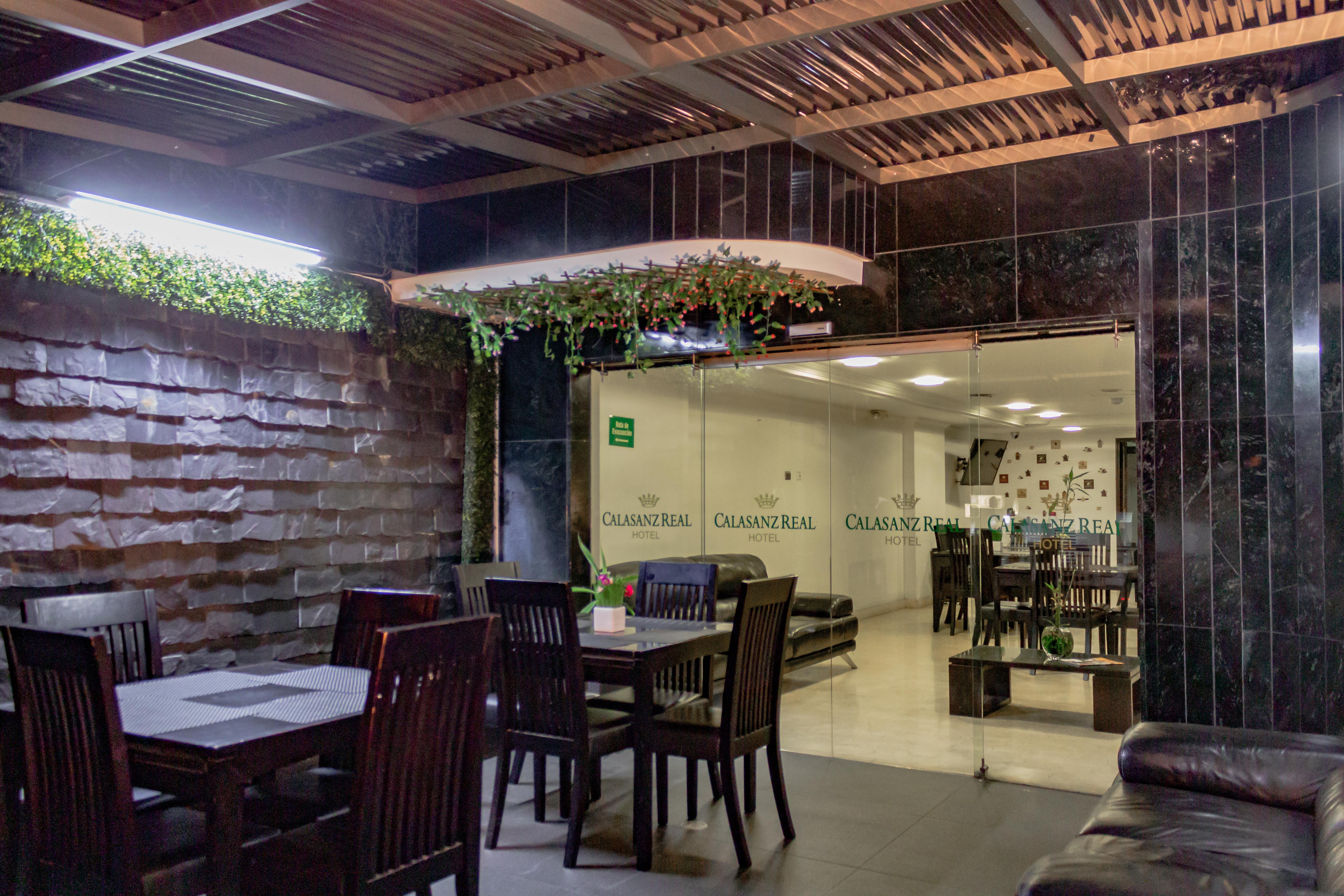 Hotel Calasanz Real ميديلين المظهر الخارجي الصورة