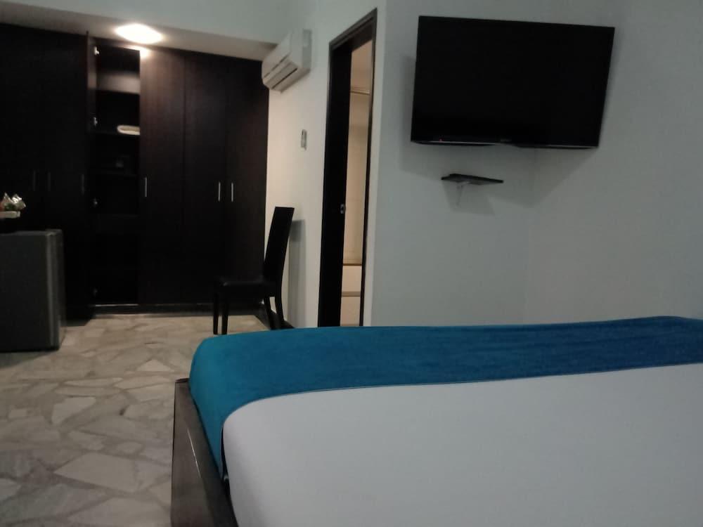 Hotel Calasanz Real ميديلين المظهر الخارجي الصورة